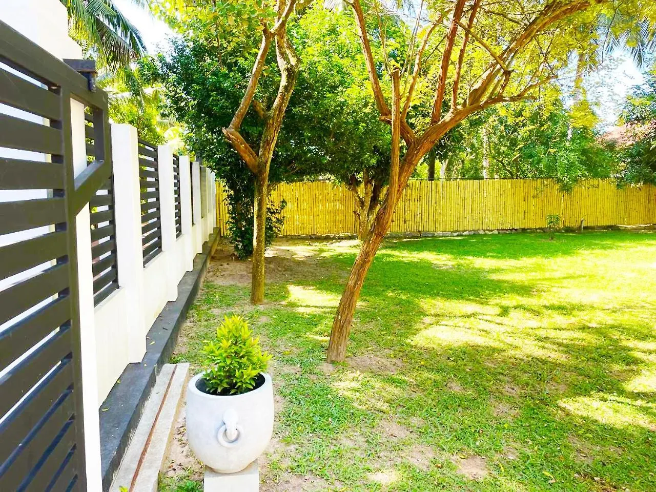 Cenreeza Airport Villa Negombo Couette-café